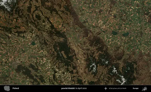 powiat klodzki. Nisan 2020 'de Copernicus Sentinel karolarından oluşan bir uydu görüntüsü üzerine Polonya' nın idari bölgesi