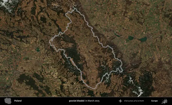 powiat klodzki. Polonya 'nın idari bölgesinin ana hatları, Mart 2025' te çekilen Kopernik Nöbetçi karolarından oluşan bir uydu görüntüsü üzerine çizildi.