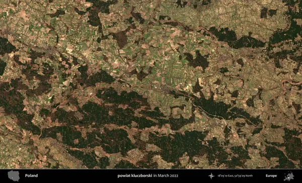 powiat kluczborski. Copernicus Sentinel 'in Mart 2022' de çekilmiş uydu görüntüsü üzerine Polonya 'nın idari bölgesi.