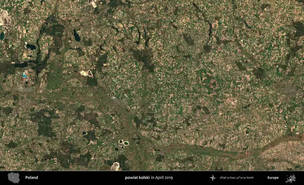 powiat kolski. Nisan 2019 'da çekilen Kopernik Sentinel karolarından oluşan bir uydu görüntüsü üzerine Polonya' nın idari bölgesi
