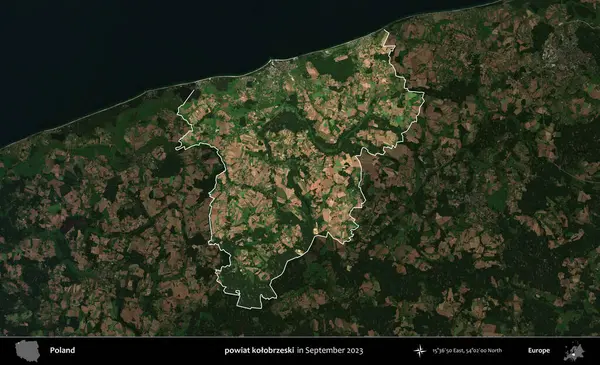 powiat kolobrzeski. Polonya 'nın idari alanı, Eylül 2023' te çekilen Kopernik Nöbetçi karolarından oluşan koyu renkli bir uydu görüntüsü üzerine vurgulandı ve özetlendi.