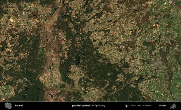 powiat koscierski. Nisan 2019 'da çekilen Kopernik Sentinel karolarından oluşan bir uydu görüntüsü üzerine Polonya' nın idari bölgesi