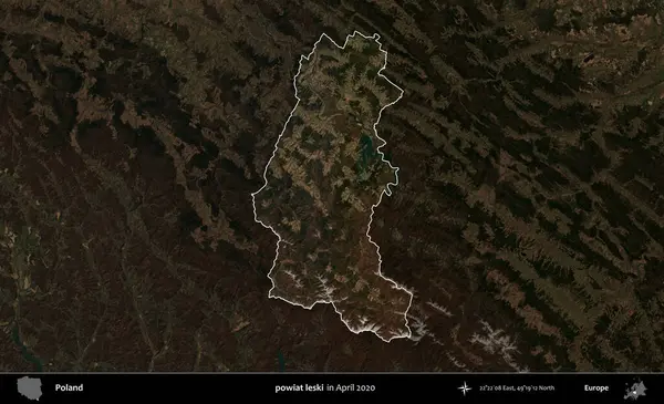 powiat leski. Polonya 'nın idari alanı, Nisan 2020' de çekilen Kopernik Nöbetçi karolarından oluşan koyu renkli bir uydu görüntüsü üzerine vurgulandı ve özetlendi