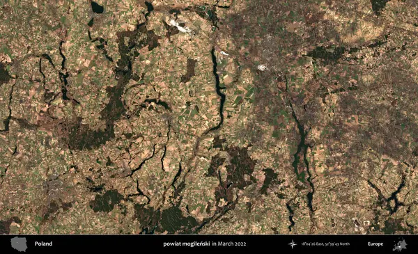 powiat mogilenski. Copernicus Sentinel 'in Mart 2022' de çekilmiş uydu görüntüsü üzerine Polonya 'nın idari bölgesi.