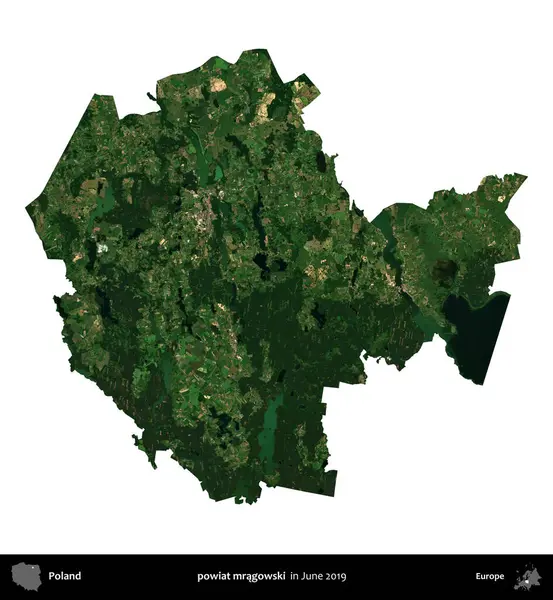 powiat mragowski. Polonya idari bölgesi, Haziran 2019 'da çekilen Kopernik Nöbetçi karolarından oluşan bir uydu görüntüsü üzerinde beyaza izole edildi.