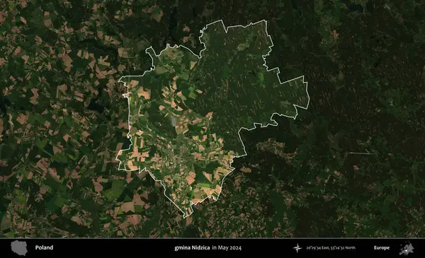 gmina Nidzica. Polonya 'nın idari alanı, Mayıs 2024' te çekilen Kopernik Nöbetçi karolarından oluşan koyu renkli bir uydu görüntüsü üzerinde vurgulandı ve özetlendi.