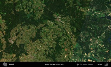 gmina Ostroda. Copernicus Sentinel 'in Haziran 2019' da çekilmiş uydu görüntüsü üzerine Polonya 'nın idari bölgesi.