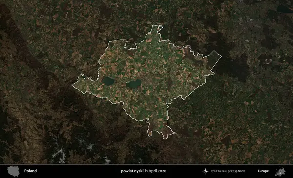 Powiat Niki. Polonya 'nın idari alanı, Nisan 2020' de çekilen Kopernik Nöbetçi karolarından oluşan koyu renkli bir uydu görüntüsü üzerine vurgulandı ve özetlendi