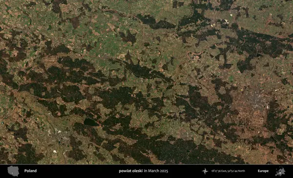 powiat oleski. Copernicus Sentinel 'in Mart 2025' te çekilmiş uydu görüntüsü üzerine Polonya 'nın idari bölgesi