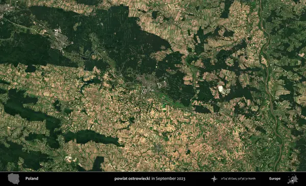 powiat ostrowiecki. Eylül 2023 'te Copernicus Sentinel karolarından oluşan uydu görüntüsü üzerine Polonya' nın idari bölgesi