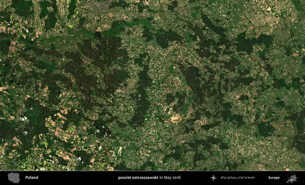 powiat ostrzeszowski. Copernicus Sentinel 'in Mayıs 2018' de çekilmiş uydu görüntüsü üzerine Polonya 'nın idari bölgesi.