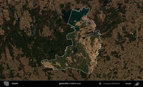 gmina Pisz. Polonya 'nın idari alanı, Mart 2022' de çekilen Kopernik Nöbetçi karolarından oluşan koyu renkli bir uydu görüntüsü üzerine vurgulandı ve özetlendi.