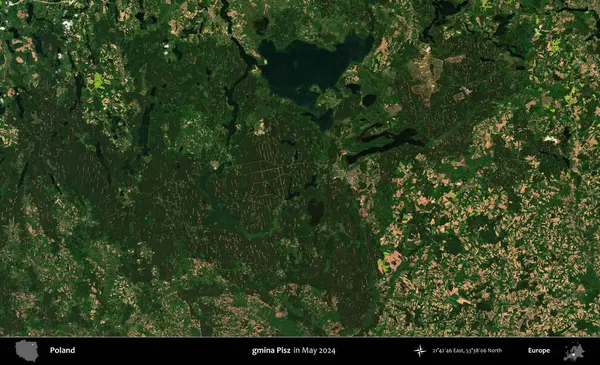 gmina Pisz. Mayıs 2024 'te Copernicus Sentinel karolarından oluşan uydu görüntüsü üzerine Polonya' nın idari bölgesi