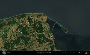 powiat pucki. Copernicus Sentinel 'in Haziran 2018' de çekilmiş uydu görüntüsü üzerine Polonya 'nın idari bölgesi