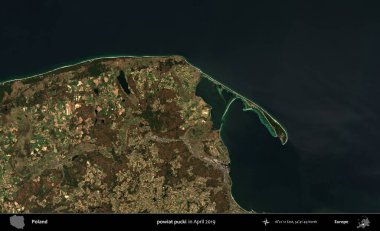 powiat pucki. Nisan 2019 'da çekilen Kopernik Sentinel karolarından oluşan bir uydu görüntüsü üzerine Polonya' nın idari bölgesi
