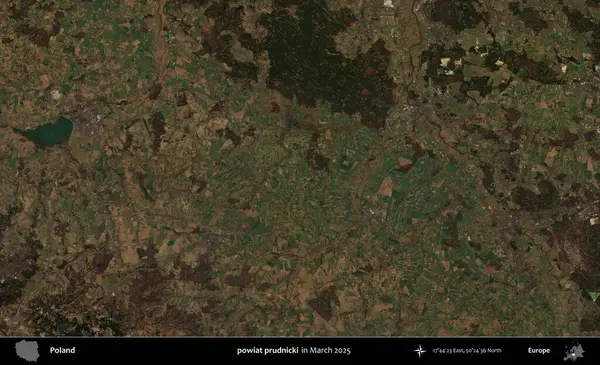powiat prudnicki. Copernicus Sentinel 'in Mart 2025' te çekilmiş uydu görüntüsü üzerine Polonya 'nın idari bölgesi
