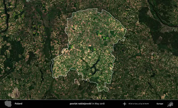powiat radziejowski. Polonya 'nın idari alanı, Mayıs 2018' de çekilen Kopernik Nöbetçi karolarından oluşan koyu renkli bir uydu görüntüsüyle vurgulandı ve özetlendi