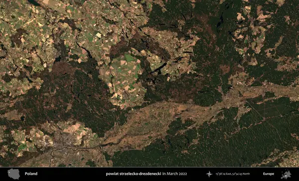 powiat strzelecko-drezdenecki. Copernicus Sentinel 'in Mart 2022' de çekilmiş uydu görüntüsü üzerine Polonya 'nın idari bölgesi.