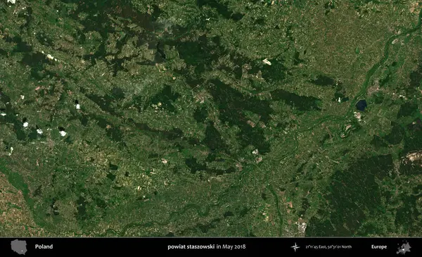 powiat staszowski. Copernicus Sentinel 'in Mayıs 2018' de çekilmiş uydu görüntüsü üzerine Polonya 'nın idari bölgesi.