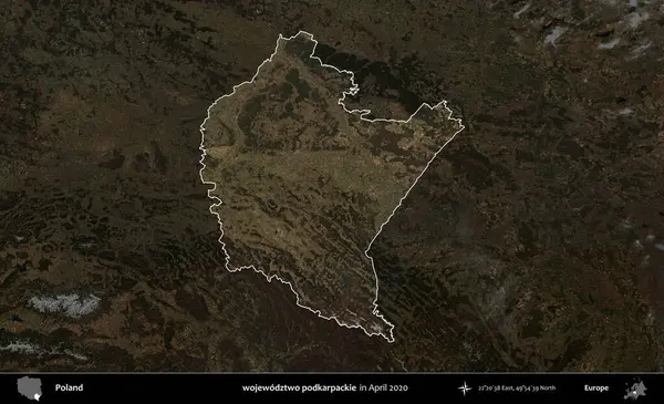wojewodz2 podkarpackie. Polonya 'nın idari alanı, Nisan 2020' de çekilen Kopernik Nöbetçi karolarından oluşan koyu renkli bir uydu görüntüsü üzerine vurgulandı ve özetlendi