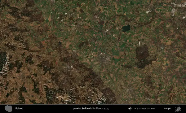 powiat swidnicki. Copernicus Sentinel 'in Mart 2025' te çekilmiş uydu görüntüsü üzerine Polonya 'nın idari bölgesi