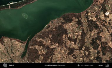 gmina Tolkmicko. Copernicus Sentinel 'in Mart 2022' de çekilmiş uydu görüntüsü üzerine Polonya 'nın idari bölgesi.