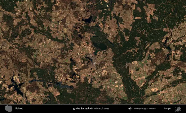 gmina Szczecinek. Copernicus Sentinel 'in Mart 2022' de çekilmiş uydu görüntüsü üzerine Polonya 'nın idari bölgesi.