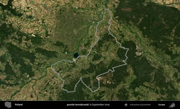 powiat tarnobrzeski. Eylül 2019 'da çekilen Kopernik Nöbetçi karolarından oluşan bir uydu görüntüsü üzerine Polonya' nın idari bölgesinin ana hatlarını çizdim.