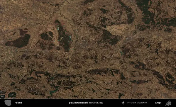powiat tarnowski. Copernicus Sentinel 'in Mart 2022' de çekilmiş uydu görüntüsü üzerine Polonya 'nın idari bölgesi.