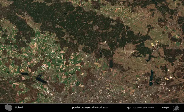 powiat tarnogorski. Nisan 2020 'de Copernicus Sentinel karolarından oluşan bir uydu görüntüsü üzerine Polonya' nın idari bölgesi