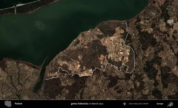 gmina Tolkmicko. Polonya 'nın idari alanı, Mart 2022' de çekilen Kopernik Nöbetçi karolarından oluşan koyu renkli bir uydu görüntüsü üzerine vurgulandı ve özetlendi.