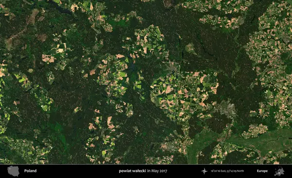 powiat walecki. Copernicus Sentinel 'in Mayıs 2017' de çekilmiş uydu görüntüsü üzerine Polonya 'nın idari bölgesi.
