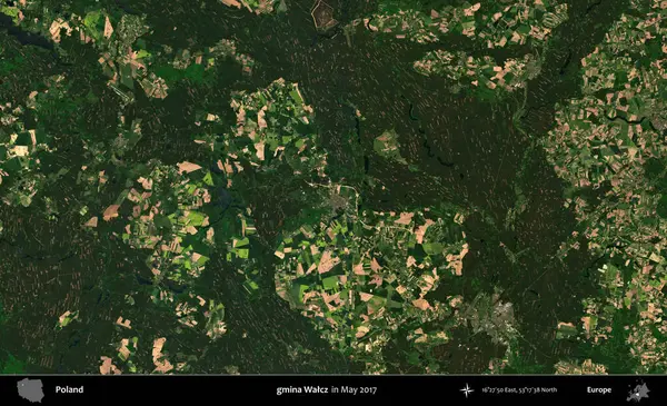 gmina Walcz. Copernicus Sentinel 'in Mayıs 2017' de çekilmiş uydu görüntüsü üzerine Polonya 'nın idari bölgesi.