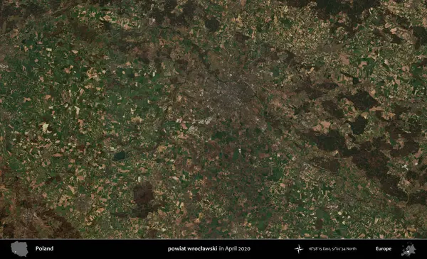 powiat wroclawski. Nisan 2020 'de Copernicus Sentinel karolarından oluşan bir uydu görüntüsü üzerine Polonya' nın idari bölgesi