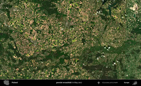 powiat wrzesinski. Copernicus Sentinel 'in Mayıs 2017' de çekilmiş uydu görüntüsü üzerine Polonya 'nın idari bölgesi.