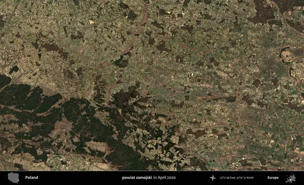 powiat zamojski. Nisan 2020 'de Copernicus Sentinel karolarından oluşan bir uydu görüntüsü üzerine Polonya' nın idari bölgesi