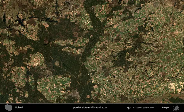 powiat zlotowski. Nisan 2020 'de Copernicus Sentinel karolarından oluşan bir uydu görüntüsü üzerine Polonya' nın idari bölgesi