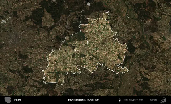 powiat zwolenski. Polonya 'nın idari alanı, Nisan 2019' da çekilen Kopernik Nöbetçi karolarından oluşan koyu renkli bir uydu görüntüsü üzerine vurgulandı ve özetlendi.