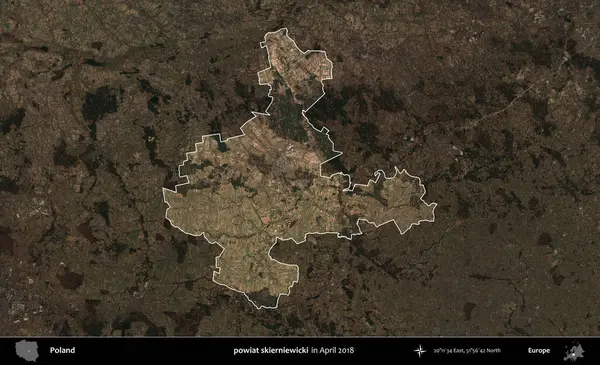 powiat skierniewicki. Polonya 'nın idari alanı, Nisan 2018' de çekilen Kopernik Nöbetçi karolarından oluşan koyu renkli bir uydu görüntüsü üzerine vurgulandı ve özetlendi