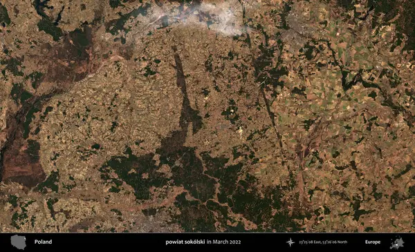powiat sokolski. Copernicus Sentinel 'in Mart 2022' de çekilmiş uydu görüntüsü üzerine Polonya 'nın idari bölgesi.