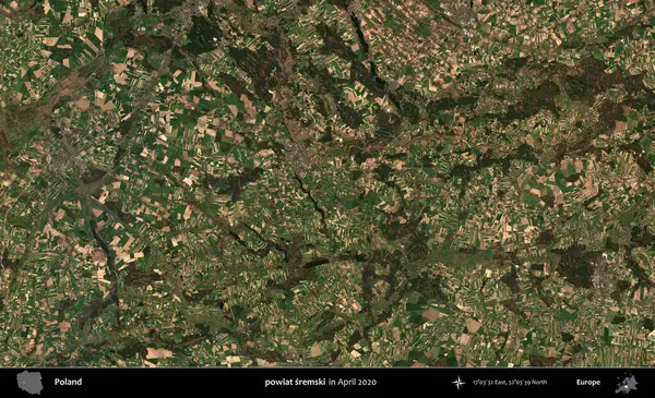 powiat sremski. Nisan 2020 'de Copernicus Sentinel karolarından oluşan bir uydu görüntüsü üzerine Polonya' nın idari bölgesi