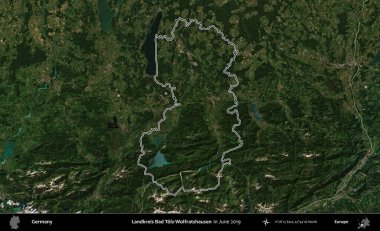 Landkreis Bad Tolz-Wolfratshausen. Almanya 'nın idari bölgesi, Haziran 2019' da çekilen Kopernik Nöbetçi karolarından oluşan bir uydu görüntüsüyle özetlendi.