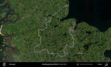 Rendsburg-Eckernforde. Almanya 'nın idari bölgesi, Haziran 2022' de çekilen Kopernik Nöbetçi karolarından oluşan bir uydu görüntüsüyle özetlenmiştir.