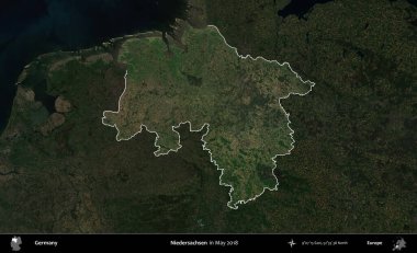 Niedersachsen 'de. Mayıs 2018 'de çekilen Kopernik Nöbetçi karolarından oluşan koyu renkli bir uydu görüntüsü, Almanya' nın idari alanının altını çizdi ve özetledi.
