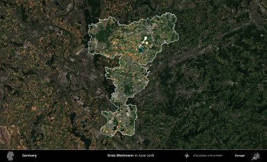 Kreis Mettmann. Almanya 'nın idari alanı, Haziran 2018' de çekilen Kopernik Nöbetçi karolarından oluşan koyu renkli bir uydu görüntüsü üzerinde vurgulandı ve özetlendi.