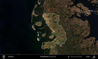 Nordfriesland 'de. Temmuz 2018 'de çekilen Kopernik Nöbetçi karolarından oluşan koyu renkli bir uydu görüntüsü, Almanya' nın idari alanının altını çizdi ve özetledi.