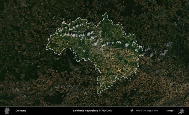 Landkreis Regensburg. Mayıs 2017 'de çekilen Kopernik Nöbetçi karolarından oluşan koyu renkli bir uydu görüntüsü Almanya' nın idari alanının altını çizdi ve özetledi.