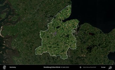 Rendsburg-Eckernforde. Almanya 'nın idari alanı, Haziran 2022' de çekilen Kopernik Sentinel karolarından oluşan koyu renkli bir uydu görüntüsü üzerinde vurgulandı ve özetlendi.