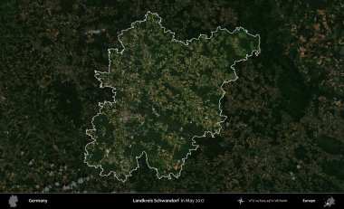 Landkreis Schwandorf. Mayıs 2017 'de çekilen Kopernik Nöbetçi karolarından oluşan koyu renkli bir uydu görüntüsü Almanya' nın idari alanının altını çizdi ve özetledi.
