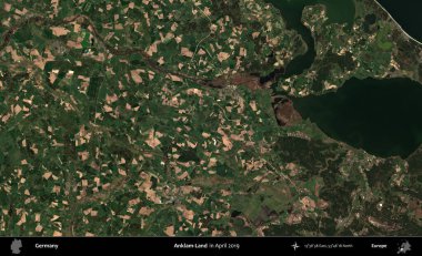 Anklam Diyarı. Nisan 2019 'da çekilen Kopernik Sentinel karolarından oluşan bir uydu görüntüsü üzerine Almanya' nın idari bölgesi